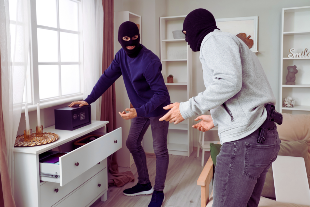 空き巣が入っている様子